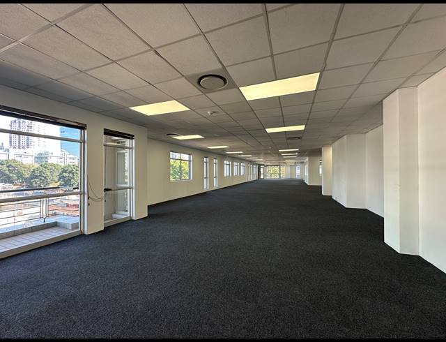 1,210M² OFFICE TO LET IN SANDTON CENTRAL